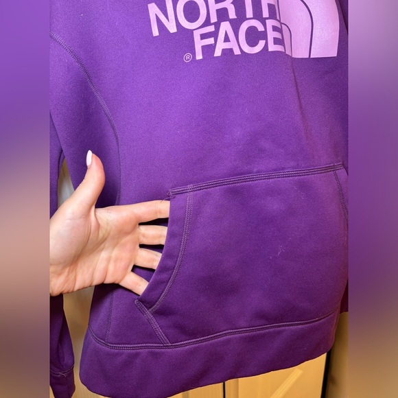 The North Face - Outdoor Athletic Women's  Purple Cozy Warm Hoodie in Size L - Picture 6 of 7